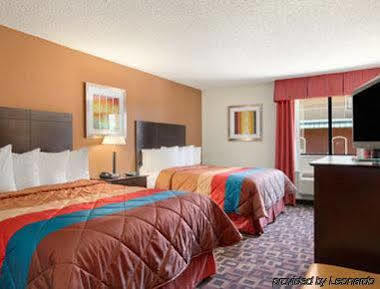 Hotel Sky Tree Tulsa